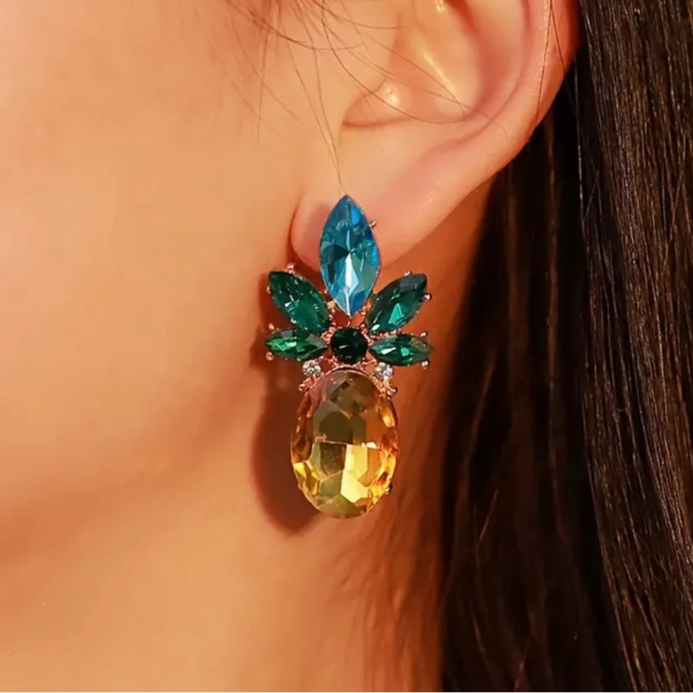 ‼️ SOLD‼️ Pineapple 🍍 Earrings
